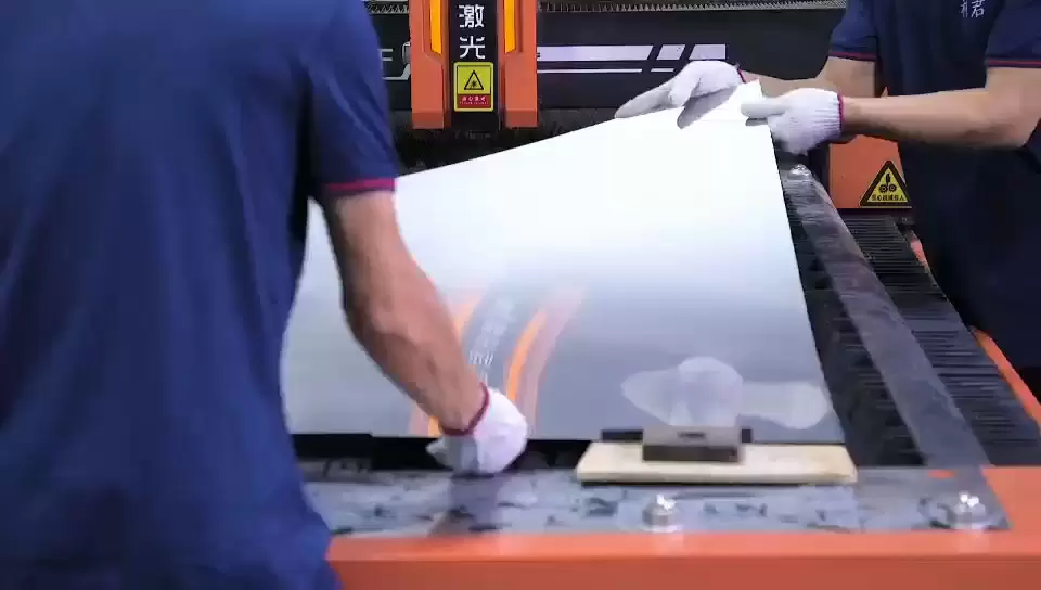 VideoPoster