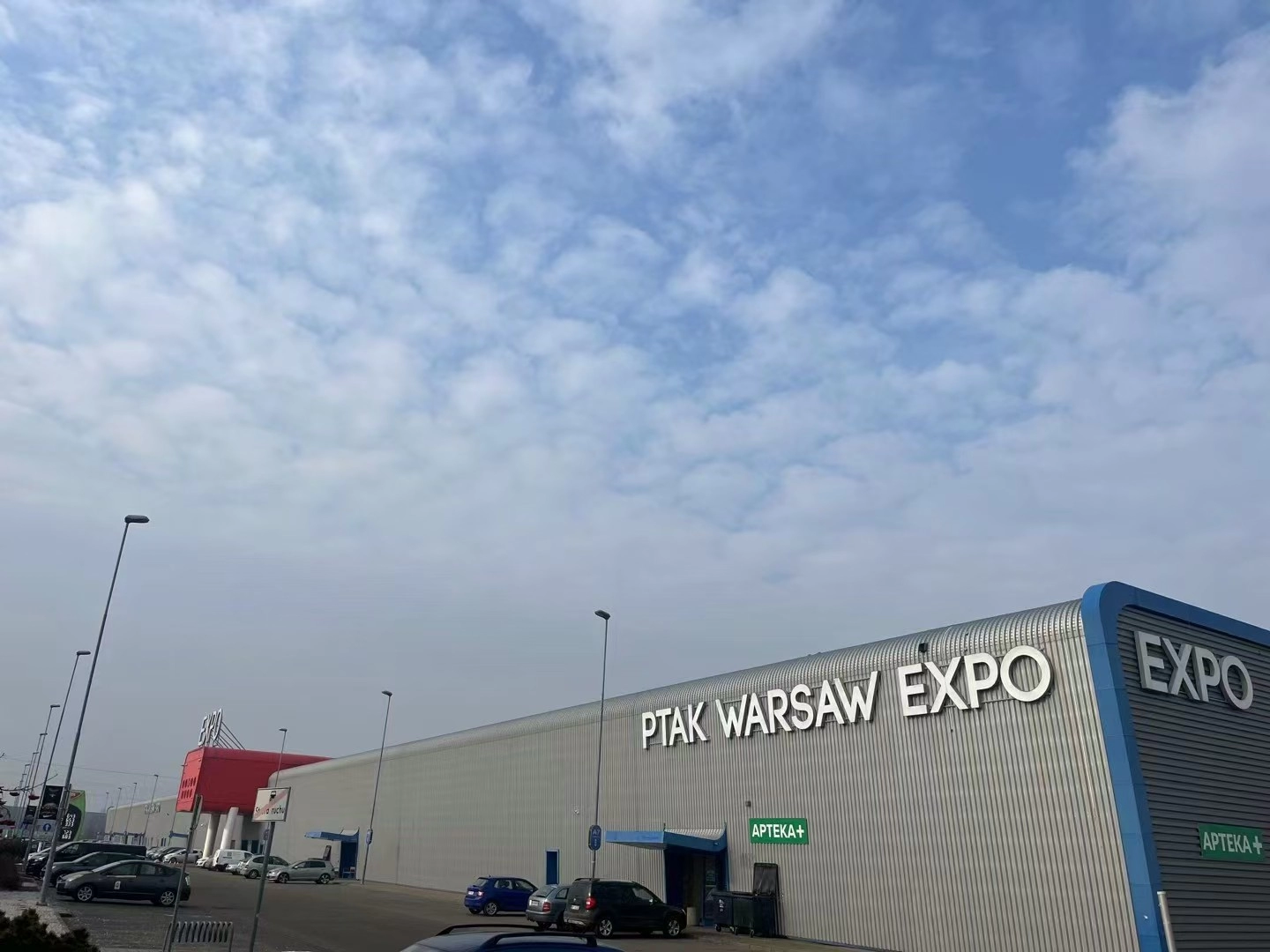 HVAC PTAK Varshaw EXPO 2025 ko'rgazmasida afsonaviy suv idishlari: Polshada barqaror issiq suv echimlarini namoyish qilish