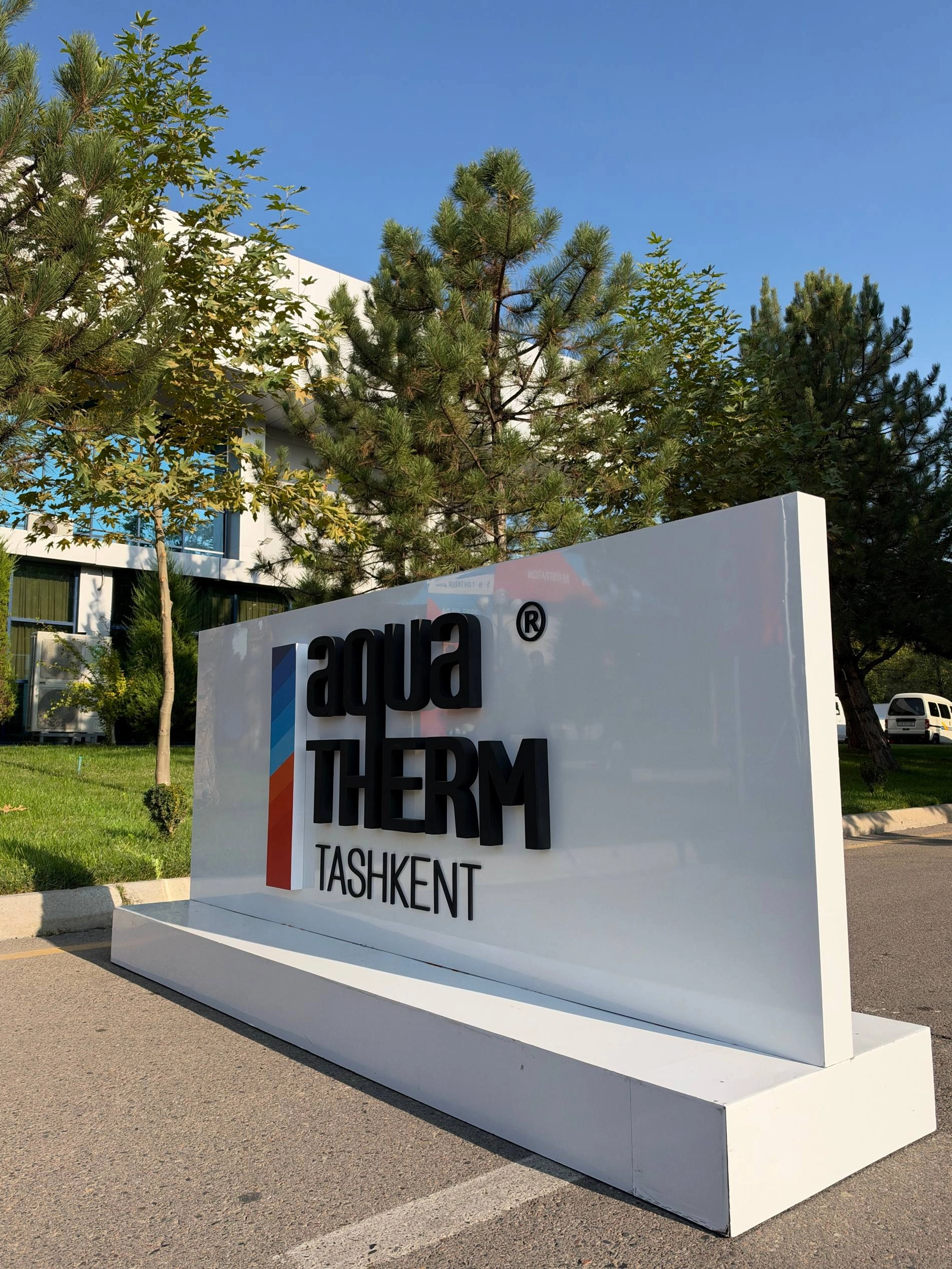 2026 AquaTherm Tashkent ko'rgazmasi joyida almashish